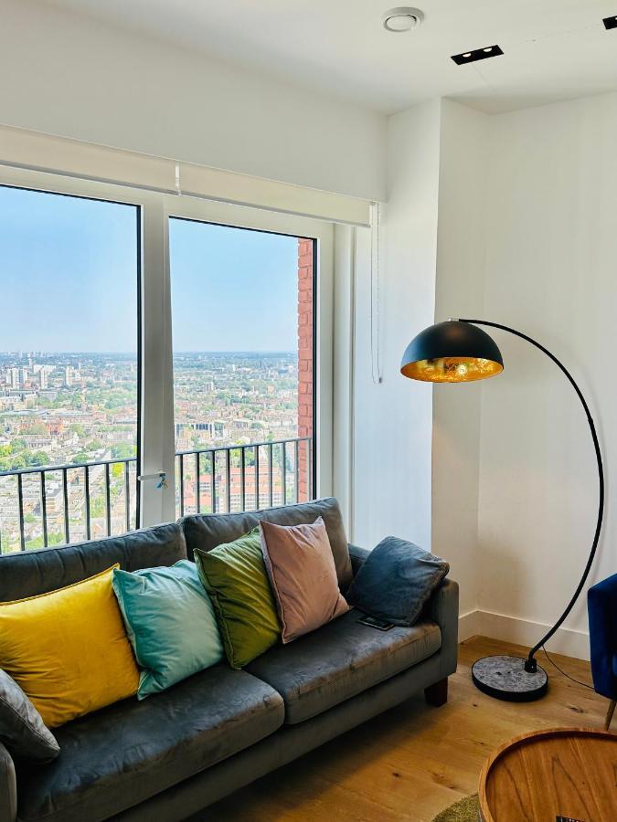 Luxury Central Flat With Stunning Views And Pool London Exterior photo